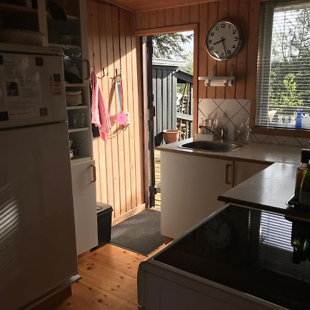 Hyggeligt Sommerhus I Ebeltoft, Taet Pa Strand Og Skov. Buitenkant foto